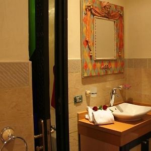 Camera standard con letto king size